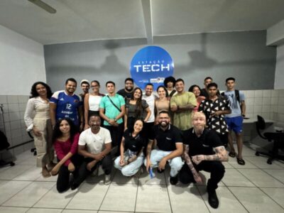 Jovens são capacitados com estratégias digitais em iniciativa de projeto