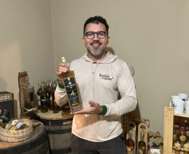 Empreendedor maranhense aposta em cachaça artesanal de alto padrão e conquista o mercado nacional