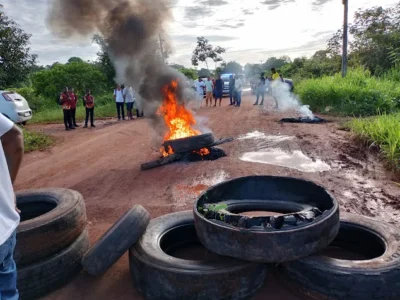Moradores interditam MA 006 entre as cidades de Pinheiro e Pedro do Rosário