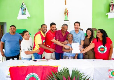 Felipe Camarão participa da assinatura de contratos para construção de 45 moradias do MCMV, no Quilombo Burgos, em Axixá