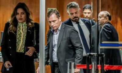 Cid confirma que Bolsonaro recebeu US$ 86 mil por venda de joias pertencentes ao Estado