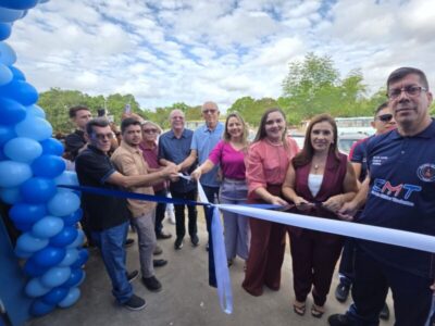 Prefeito inaugura escola de tempo integral em Milagres com presença de Hildo Rocha