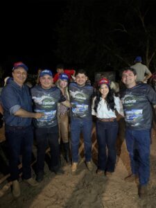 Prefeito Walter Azevedo marca presença na Exposertão junto com Marcos Brandão e Audreia Brandão ao lado de lideranças políticas