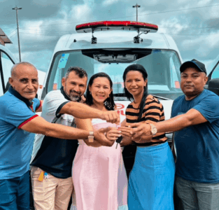 Letícia de Sibá recebe nova ambulância para reforçar área da saúde na cidade de Bacurituba