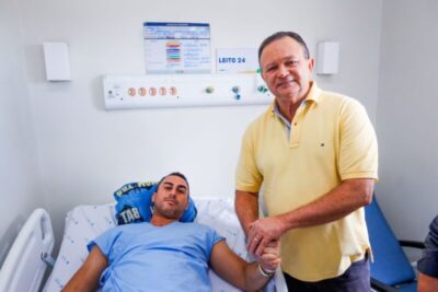 BRANDÃO VISITA POLICIAL JEFFERSON CASTELO BRANCO, QUE RECEBEU ALTA HOSPITALAR APÓS SER BALEADO
