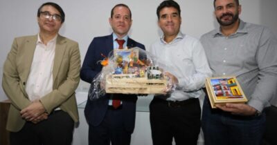 CONSELHEIRO SUBSTITUTO DA ANATEL VINÍCIUS CARAM FOI HOMENAGEADO EM SÃO LUÍS PELA ABEE-MA