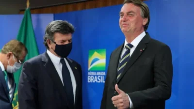 Bolsonaro mandou mensagens para Fux dois dias antes de operação da PF