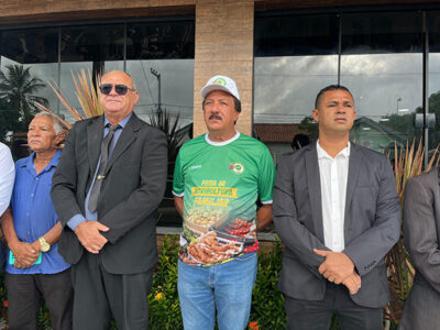 Prefeito Neto Carvalho participa do Hasteamento da Bandeira em celebração aos 87 anos de Araioses