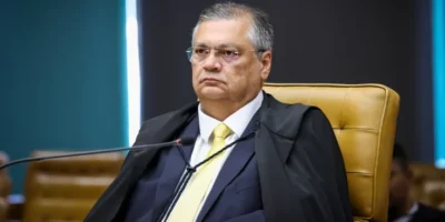 Flávio Dino bloqueia R$ 4 bi em emendas que seriam pagas este mês