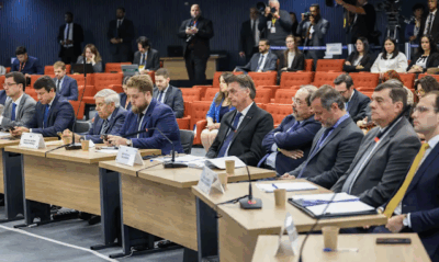 Alexandre de Moraes nega pedido de Bolsonaro para exibir vídeos em interrogatório