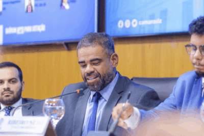 Paulo Victor institui Ponto Eletrônico e votação eletrônica na Câmara de SL