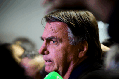 Moraes quer julgar Bolsonaro em turma com Dino; ministros criticam