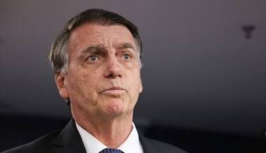 PF faz busca e apreensão e determina uso de tornozeleira eletrônica em Bolsonaro