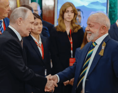 Lula faz reunião com Putin, defende relação com a Rússia e critica tarifaço de Trump