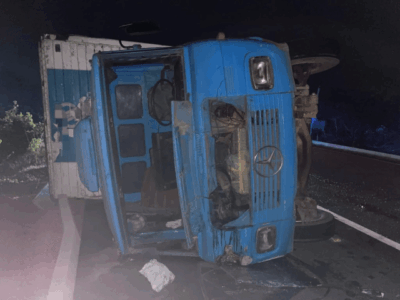Caminhão tomba na BR-226 e deixa motorista gravemente ferido em Timon