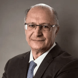 Lula avalia enviar Alckmin para missa que marcará início do pontificado de Leão XVI