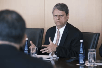 Bolsonaro sinaliza apoio a Tarcísio, mas PL impõe filiação
