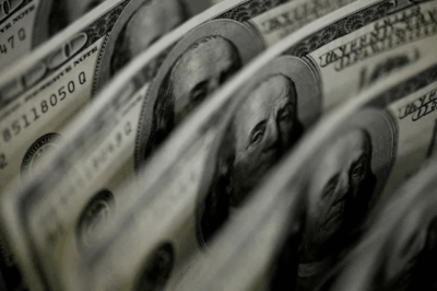 Dólar cai para R$ 5,43 e encerra junho com desvalorização de 4,99%