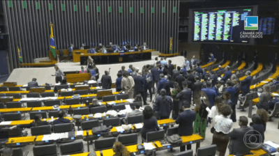 Em votação durante a madrugada, Câmara aprova afrouxamento do licenciamento ambiental