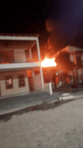 Fogo atinge condomínio em Barreirinhas na noite deste domingo (20)