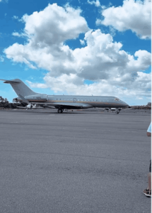 Jato de luxo Bombardier Global Express pousa no Aeroporto de Barreirinhas (MA)