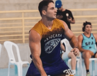Quem é o ex-jogador de basquete preso por agredir namorada com 60 socos