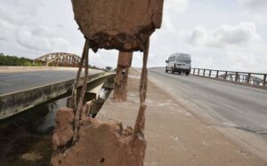 Ponte no Estreito dos Mosquitos e sobre o Rio Pericumã, em Pinheiro, também têm estruturas comprometidas