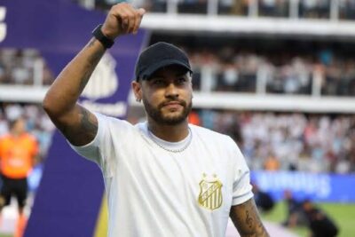 Neymar no Santos: atacante retorna ao Brasil com fortuna capaz de comprar o Flamengo