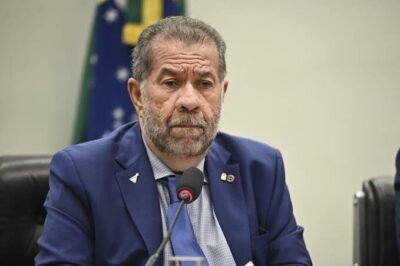 Carlos Lupi pede demissão após escândalo no INSS; Wolney Queiroz assume Ministério da Previdência