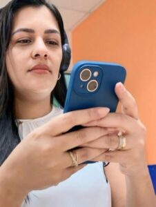 Equatorial Maranhão alerta para os riscos de usar celular enquanto carrega