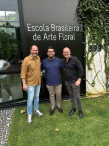 Werter Bandêira investe em formação de excelência da Escola Brasileira de Arte Floral