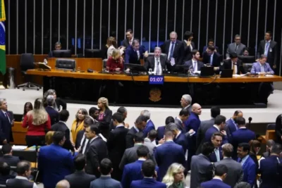 Com 372 votos, Câmara aprova o texto-base do arcabouço fiscal