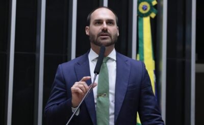 Oposição denuncia “perseguição judicial” contra Eduardo Bolsonaro