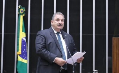 Comissão aprova projeto que cria vale-táxi para idosos e mães em situação vulnerável