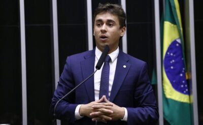 Projeto agrava pena para ato obsceno se praticado em escolas e universidades públicas