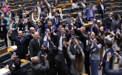 Câmara aprova projeto que exige cumprimento de 80% da pena em regime fechado para crimes hediondos; veja a lista