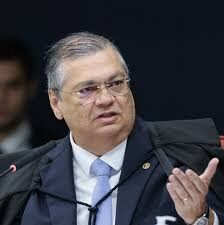 Após Trump aumentar tarifas, criticar STF e defender Bolsonaro, Dino diz que Corte ‘protege’ soberania e democracia