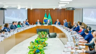 FARRA: Ministros de Lula torram R$10,2 milhões em viagens