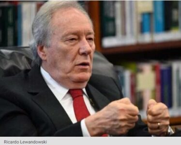 STF se intromete e quer explicações da Anvisa (veja o vídeo)