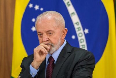 Aprovação do governo Lula chega a 43% e reprovação a 53%