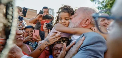 Lula lidera com folga no 1º turno e vence todos os adversários no 2º, aponta pesquisa Atlas