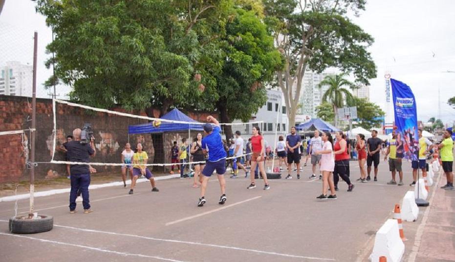 Mil pessoas participaram da estréia do evento da prefeitura “Ruas de Lazer” neste domingo (30)