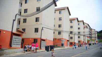 Governo Lula anuncia na Marcha dos Prefeitos construção de 130 mil moradias