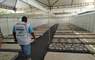 Na imagem do dia, o motivo das agressões: estudantes dos JEM’s terão que dormir no chão…