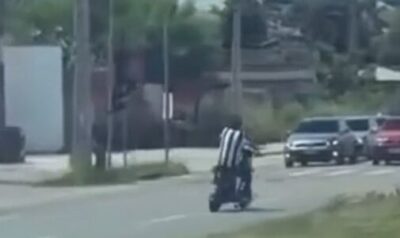 Assista! Motociclista é flagrado na contramão e sem capacete, na Estrada do Araçagy