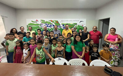 Alunos da rede municipal são recebidos pelo prefeito Neto Carvalho em visita à Prefeitura de Araioses