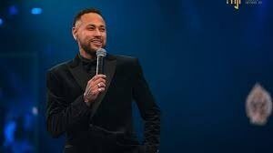 Leilão de Neymar tem coroa milionária e cruzeiro no Caribe; veja itens