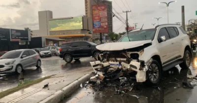 Acidente na Avenida dos Holandeses deixa um morto e quatro feridos