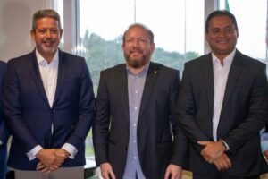 Visita institucional – Othelino Neto e Arthur Lira conversam sobre projetos para o Maranhã