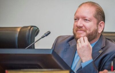 Deputado Maranhense diz que filho de Bolsonaro atua contra o pix